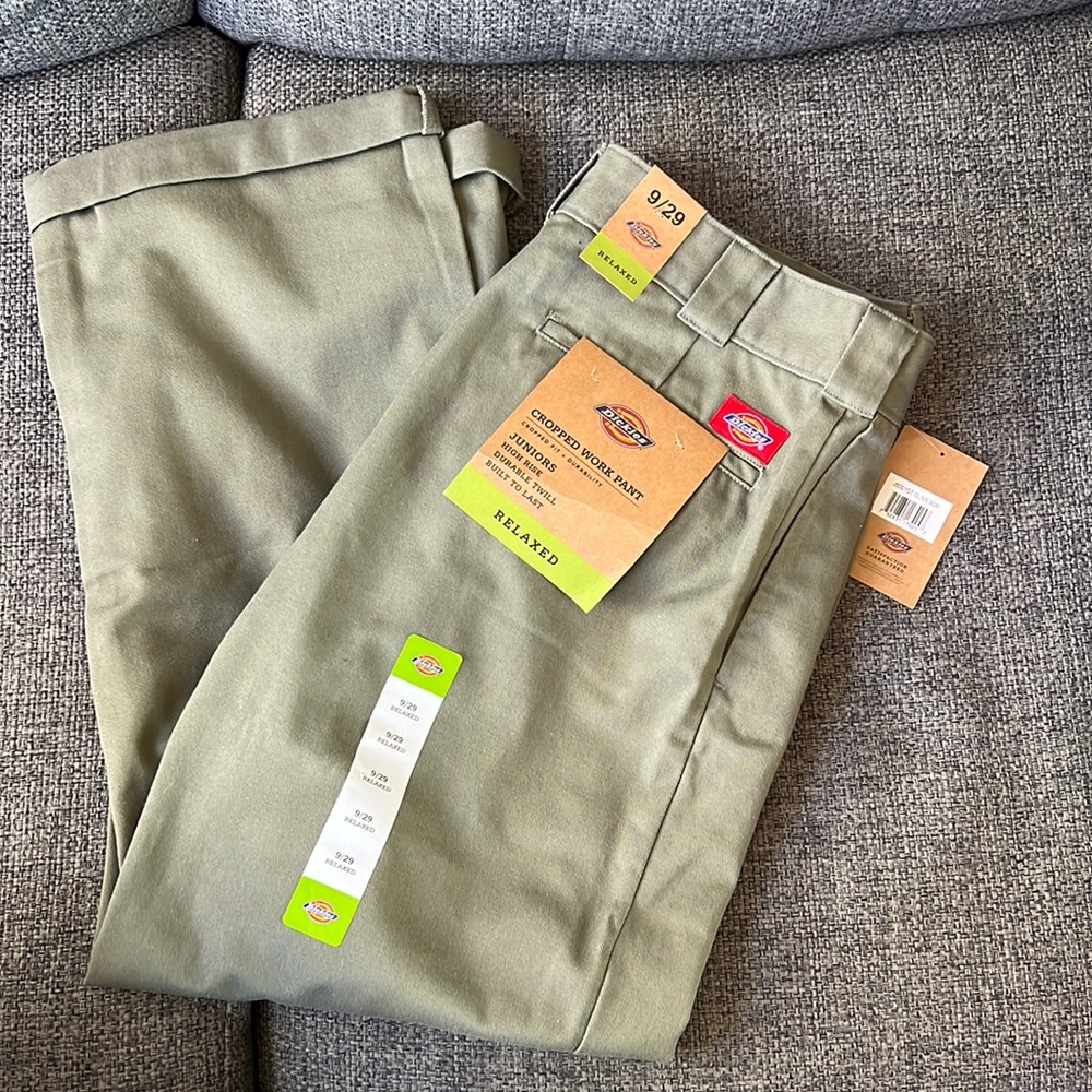 *NWT Womens Dickies Juniors Cropped Work Pant size 9/29 relaxed fit in Olive